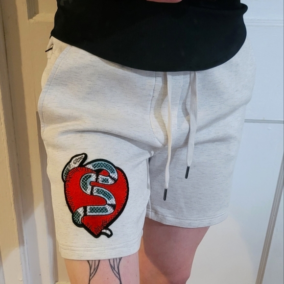 American Eagle light grey shorts with tattoo patch - Picture 1 of 6